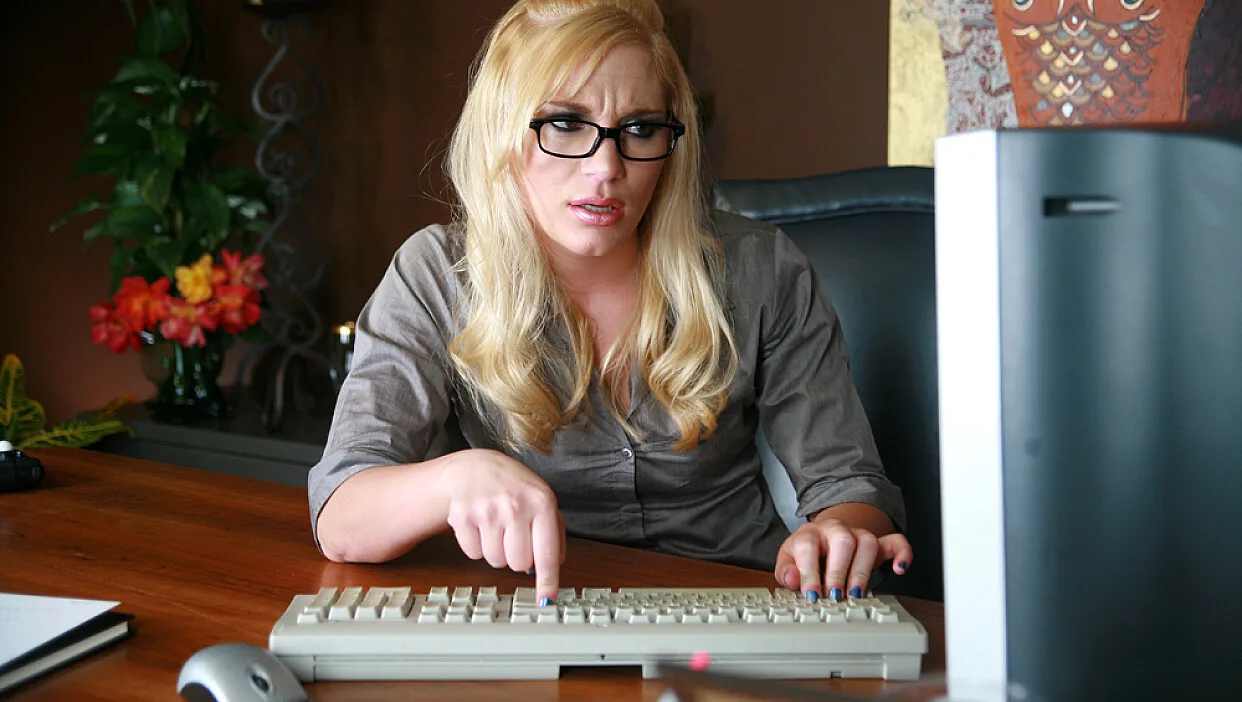 Nerd Aurora Snow fucking in the desk with her petite - Naughty Office